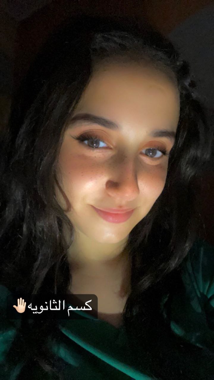 شرموطه مصريه ببزاز كبيره