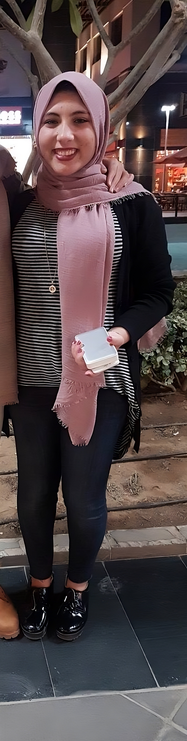 لبوه محجبه تمص زب حبيبها