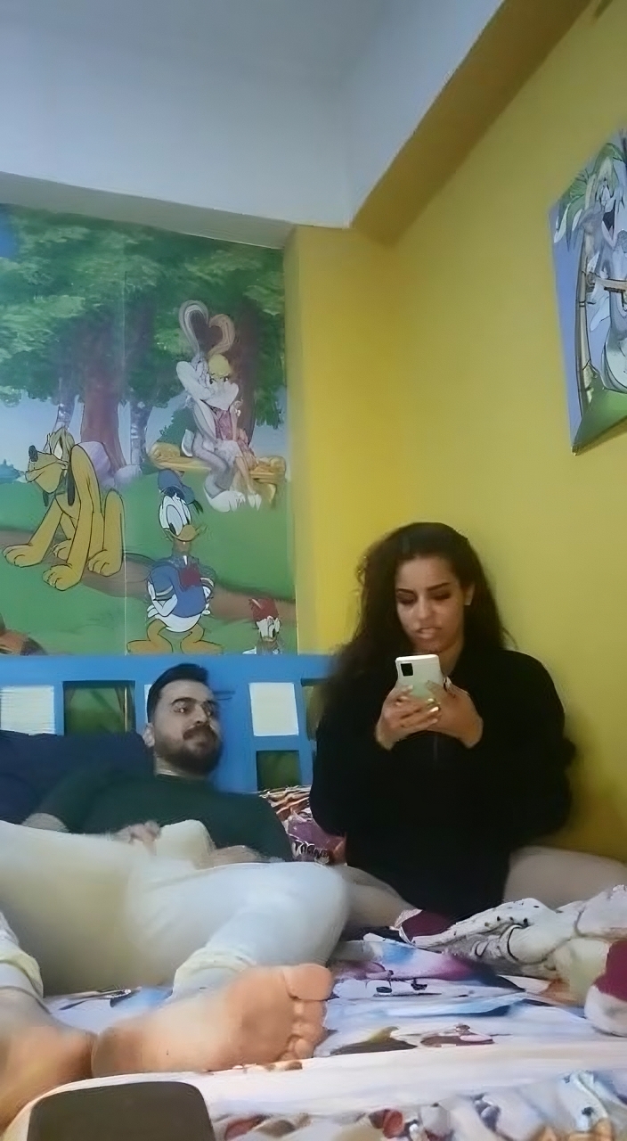 مصري ماسك شرموطه نازل فيها نيك وفشخ