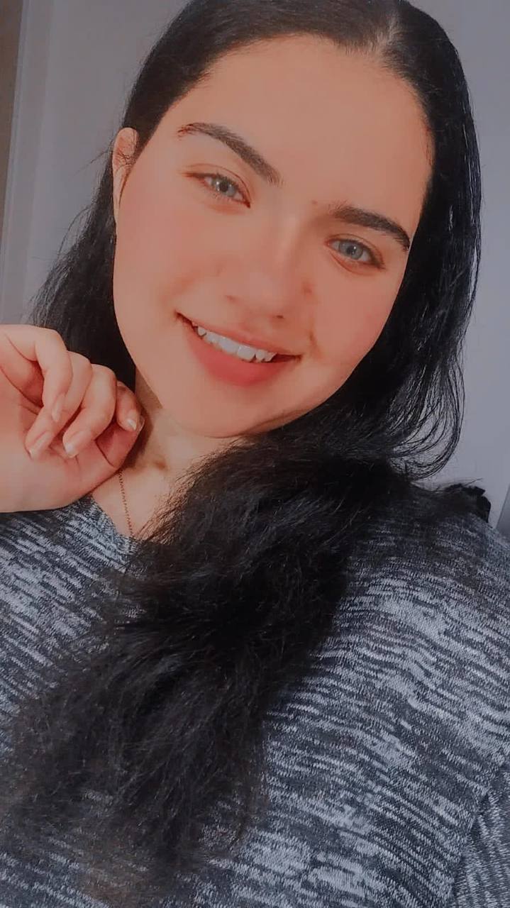 مصريه بيضه تعرض بزازها